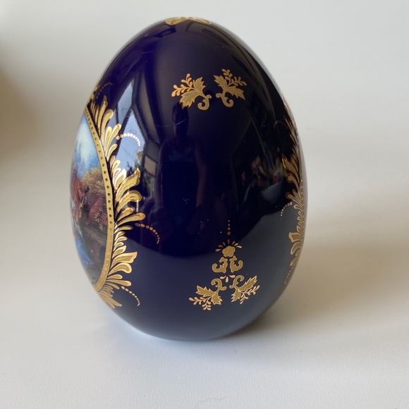 Vintage Limoges Porcelain Egg with Courting Couple Scene Gilded Collectible - Picture 8 of 12